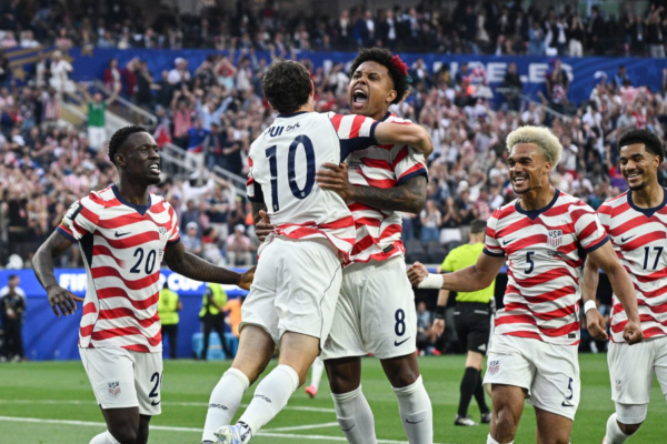 Amerika pa futbollistin kryesor ndaj Australisë, formacionet zyrtare