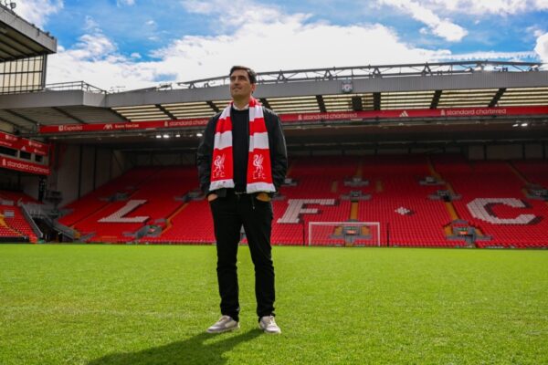 Iraola zyrtarizohet te Liverpool, nuk i fsheh dot emocionet: Nuk mund të ketë asgjë më tërheqëse sesa të drejtosh këtë klub