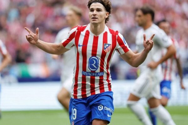 Ish-trajneri i Real Madridit habitet me ofertën e tyre për Alvarez