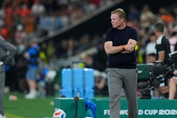 Koeman: Tani që u eliminuam do të më kritikojnë se luajta me 5 mbrojtës, ai gol në shtesë…