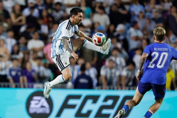 Argjentina eksperimentale bind në testin e fundit, shënon edhe Messi në fitoren ndaj Islandës