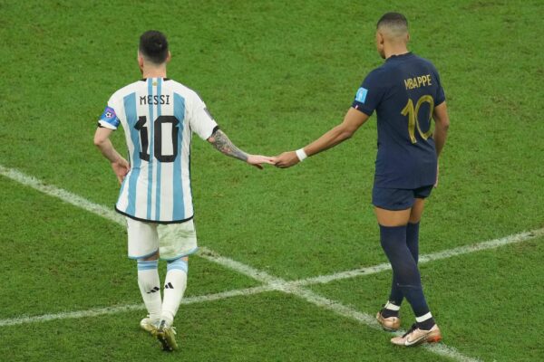 Franca dhe Argjentina hyjnë në garë për titullin, Messi gati për një tjetër moment historik