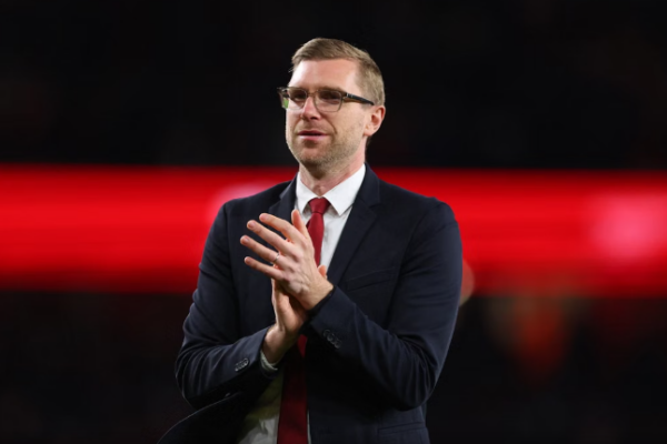 Mertesacker sulmon Italinë: Nuk meritojnë të flitet për ata