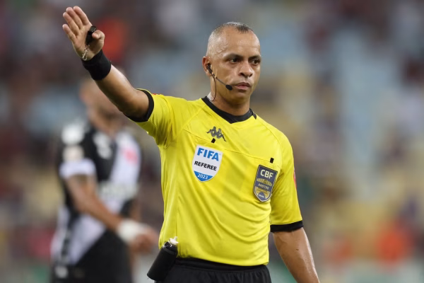 Një brazilian do të drejtojë ndeshjen hapëse të botërorit, FIFA cakton gjyqtarët e 4 takimeve të para