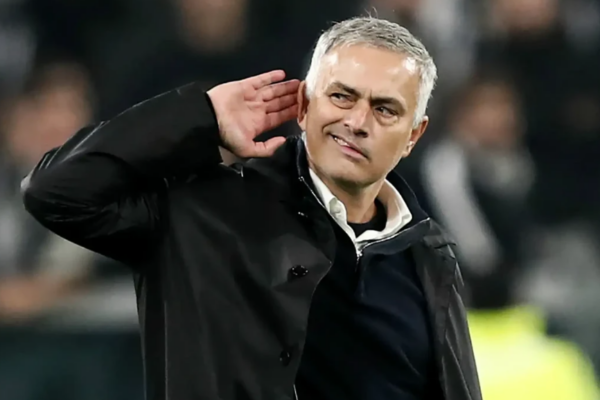 Paguhet klauzola, Benfica konfirmon largimin e Mourinhos te Real Madridi