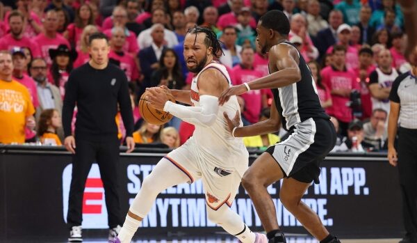 Finalet e NBA/ Goditje e Knicks në ndeshjen e parë, triumf me përmbysje në San Antonio