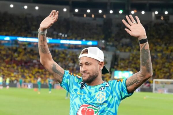 “Faleminderit Zot”, Neymar me mesazh prekës pak para sfidës ndaj Marokut
