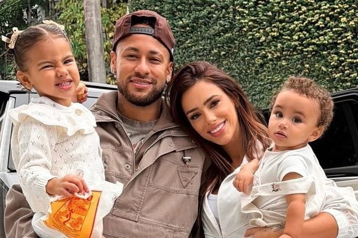 Bruna Biancardi con Neymar e le due figlie