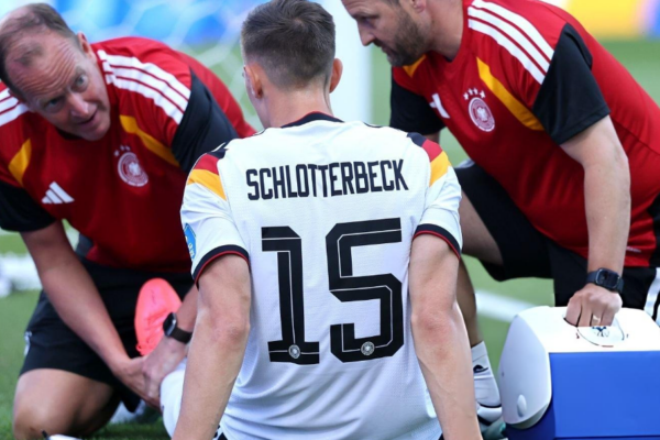 Dëmtohet Schlotterbeck, Kupa e Botës është në rrezik