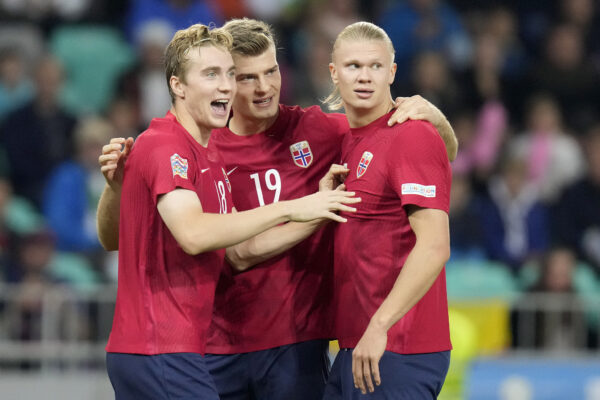 Haaland, Sorloth e Thorstvedt së bashku në botëror ashtu si baballarët e tyre 32 vite më parë, po në Amerikë