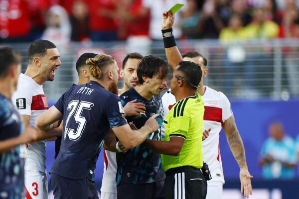 Kartoni i verdhë i orës, Turqia i kërkon FIFA-s përsëritjen e ndeshjes me Paraguajin