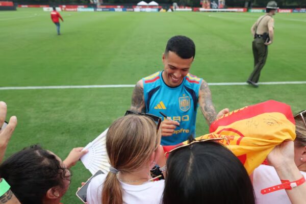 E kërkonin Barcelona dhe Real Madrid, ylli i Spanjës vendos zyrtarisht për të ardhmen