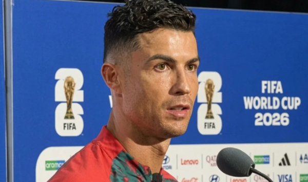 Shikoni si reagoi Ronaldo ndaj një pyetjeje në lidhje me Messin