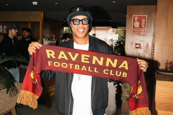 Ronaldinho rikthehet në futboll, legjenda braziliane nis aventurën e re te Ravenna