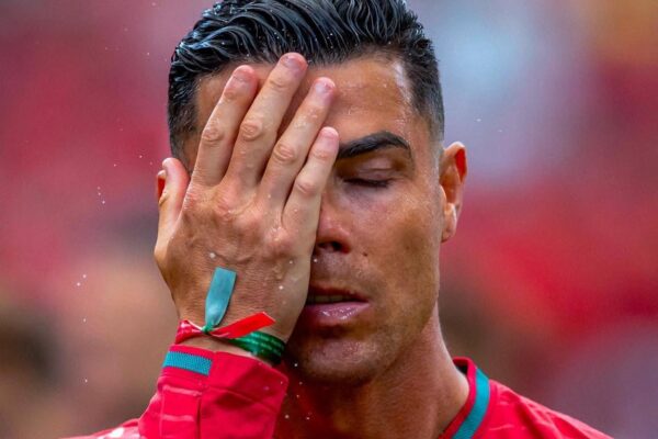 Mediat shpërthejnë kundër Ronaldo pas barazimit dhe sulmojnë trajnerin Martinez: Ka frikë ta ulë në stol