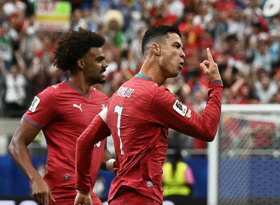 Cristiano Ronaldo vendos një rekord të ri, bëhet lojtari i parë në histori që shënon në 6 edicione të Botërorit
