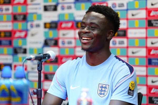 Saka: I emocionuar për Kupën e Botës, gati të ndihmoj Anglinë dhe Tuchel për të arritur objektivin