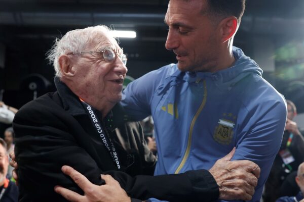 Grupi J, Scaloni ul në stol Messi-n me Jordaninë, bën përjashtimin e madh pas pyetjes që i erdhi nga gazetari 91-vjeçar