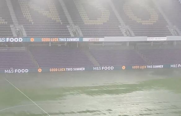 Shi i madh në “Orlando Stadium”, shtyhet ndeshja mes Anglisë dhe Kosta Rikës