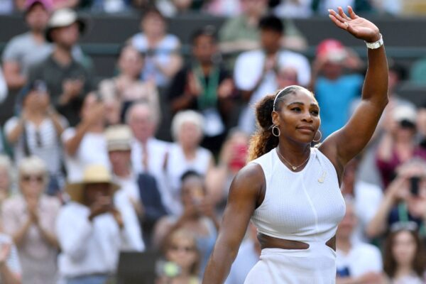 Serena Williams rikthehet në tenis në moshën 44-vjeçare