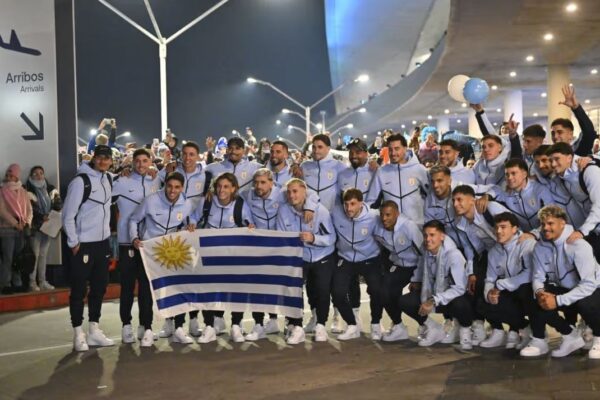 Avioni pa leje për t’u ulur në SHBA, Uruguai bllokohet në aeroport