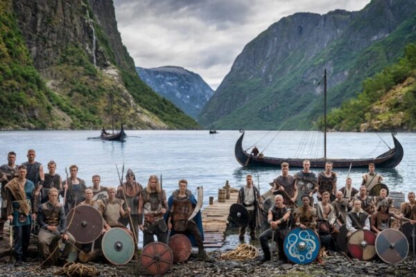 “Vikingët” përgatiten për të kaluar oqeanin, Norvegjia kritikohet për fotografitë përpara Botërorit