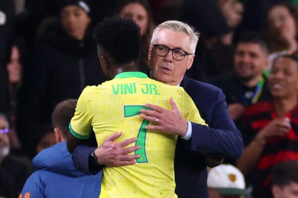 Vinicius bën humor me trajnerin pas dopietës: Tani pres një dhuratë nga Ancelotti!