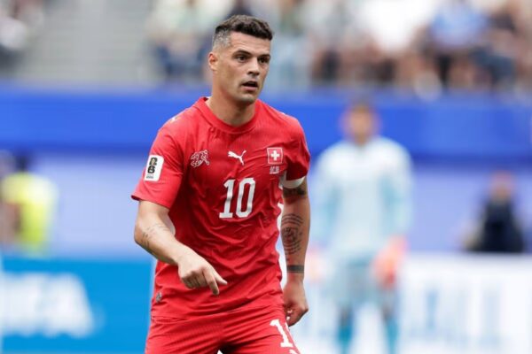 Chelsea ofron 8 mln £ për Xhakën, por Sunderland i refuzon, konsideron shifrën të papranueshme