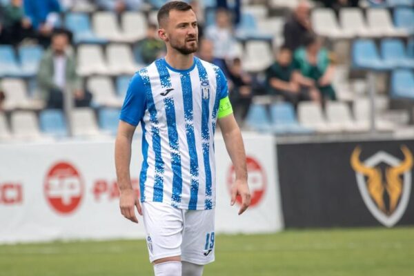 Zyrtare: Redon Xhixha rinovon kontratën me Tiranën
