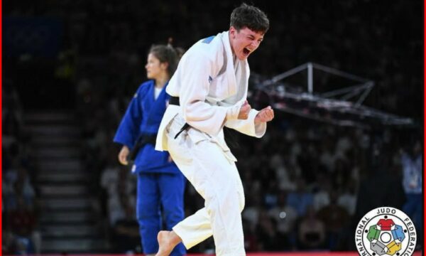 Laura Fazliu shkëlqen në Kinë, siguron medaljen e bronztë në Grand Prix