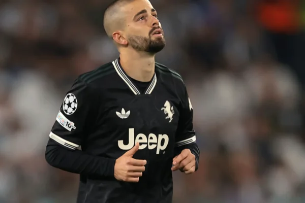 E ardhmja e Zhegrovës në pikëpyetje, Juventus përgatit ndryshime në sulm
