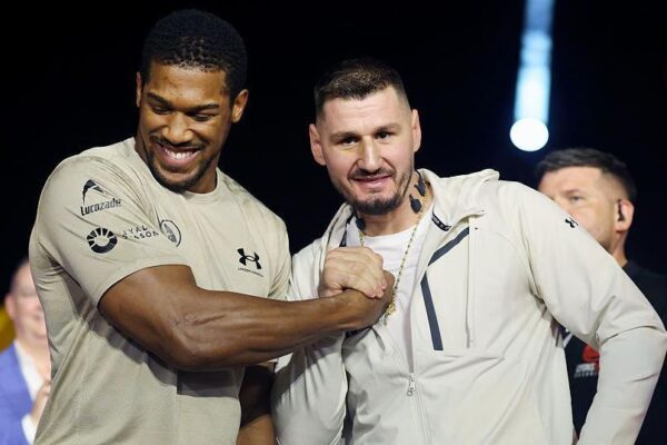Kristian Prenga përballet sonte me Anthony Joshuan në sfidën më të madhe të karrierës
