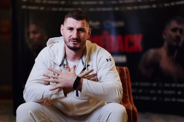 Ja sa para pritet të fitojë Kristian Prenga në duelin me Anthony Joshuan