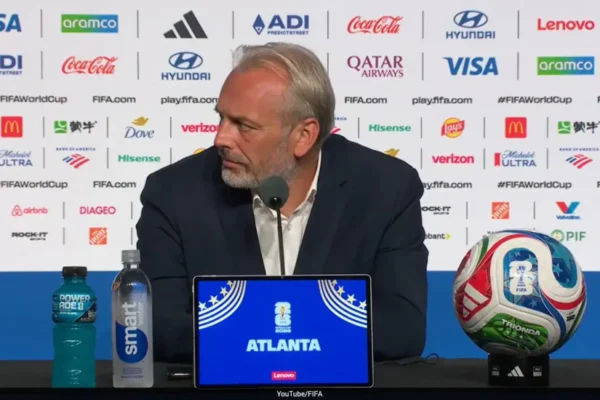Prekëse: Trajneri i Kongos mëson në konferencë për shtyp se i ka vdekur babai