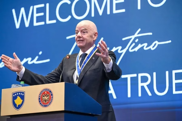 FIFA i përgjigjet UEFA-s: “Nuk po e shesim futbollin”