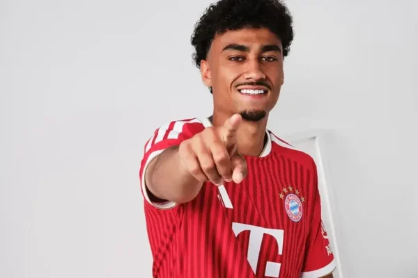 Zyrtare: Pas Saibarit, Bayern transferon mbrojtësin e djathtë gjerman