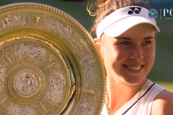 Linda Noskova nga Çekia e fiton “Wimbledonin”