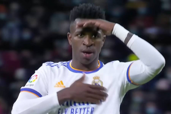 Vinicius kërkon të paguhet sa Mbappe në Real Madrid