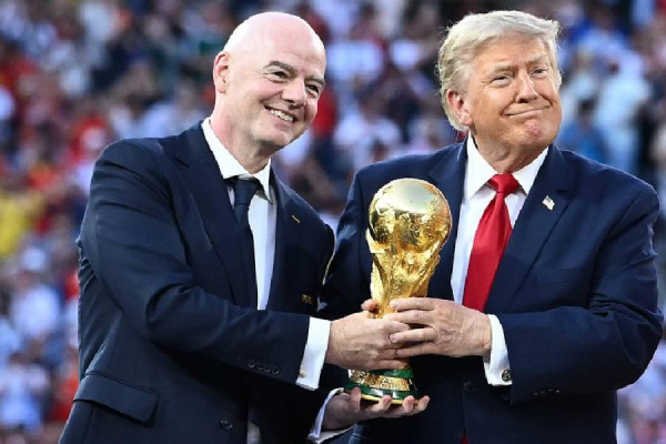 Infantino sulmon kritikët e Botërorit: “Ju përhapët urrejtje, ne bashkuam botën”