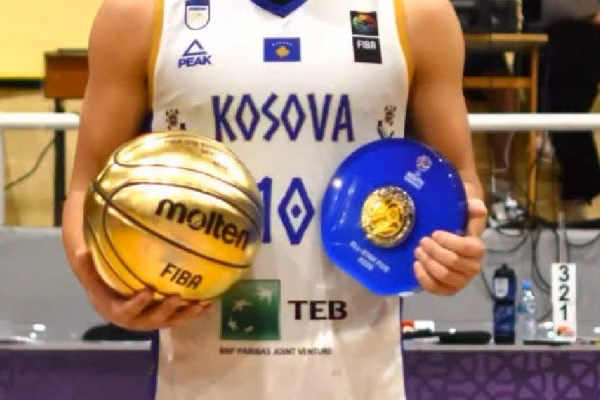 ​Tre basketbollistë të Kosovës nderohen me çmime individuale nga FIBA