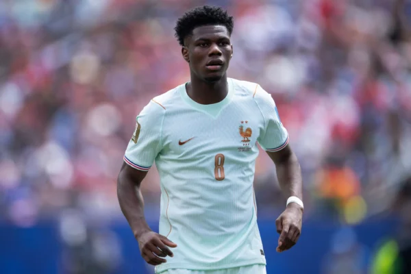 Manchester United vë në shënjestër Tchouamenin, gati ofertë mbi 80 milionë euro për yllin e Real Madridit