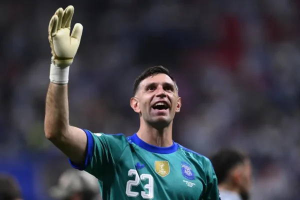 Dhimbja pas finales, Dibu Martínez: “Duhet të reflektoj, ndoshta ka ardhur momenti të largohem”