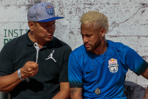 Babai i Neymar mesazh prekës të birit: Udhëtimi yt ka qenë shpesh i dhimbshëm, por vazhdo të luash futboll