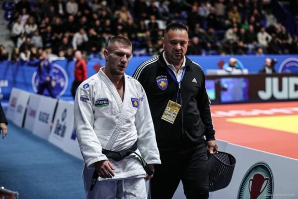 Akil Gjakova nis misionin e radhës, synon Olimpiadën e tretë në karrierë