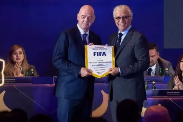 Kundër Infantinos del edhe Konfederata Aziatike e futbollit, AFC