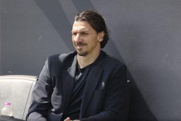 Ibrahimovic kritikon Madueke: Anglia luajti me një lojtar më pak