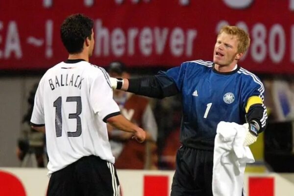 Kahn tallet keq me çështjen “Balogun”: FIFA t’ia heqë kartonin e verdhë Ballack-ut nga viti 2002