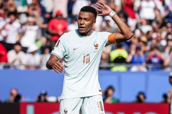 Franca kualifikohet në gjysmëfinale – shkëlqen Mbappe, por lëndohet!