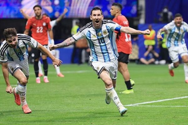 Argjentina, përmbysje e çmendur përballë Egjiptit