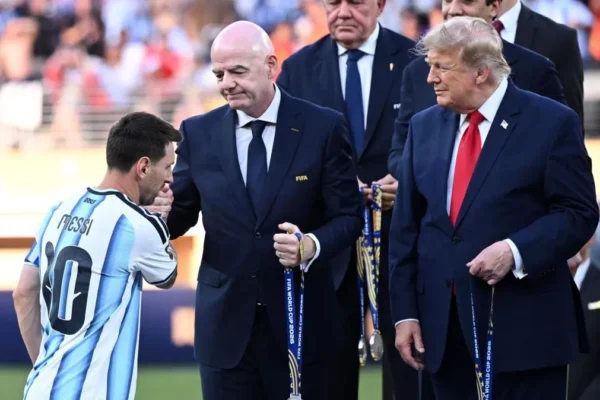 “Stuhi” rreth CR7, portugezi pëlqen postimin me akuzat ndaj FIFA-s për favorizim të Messit